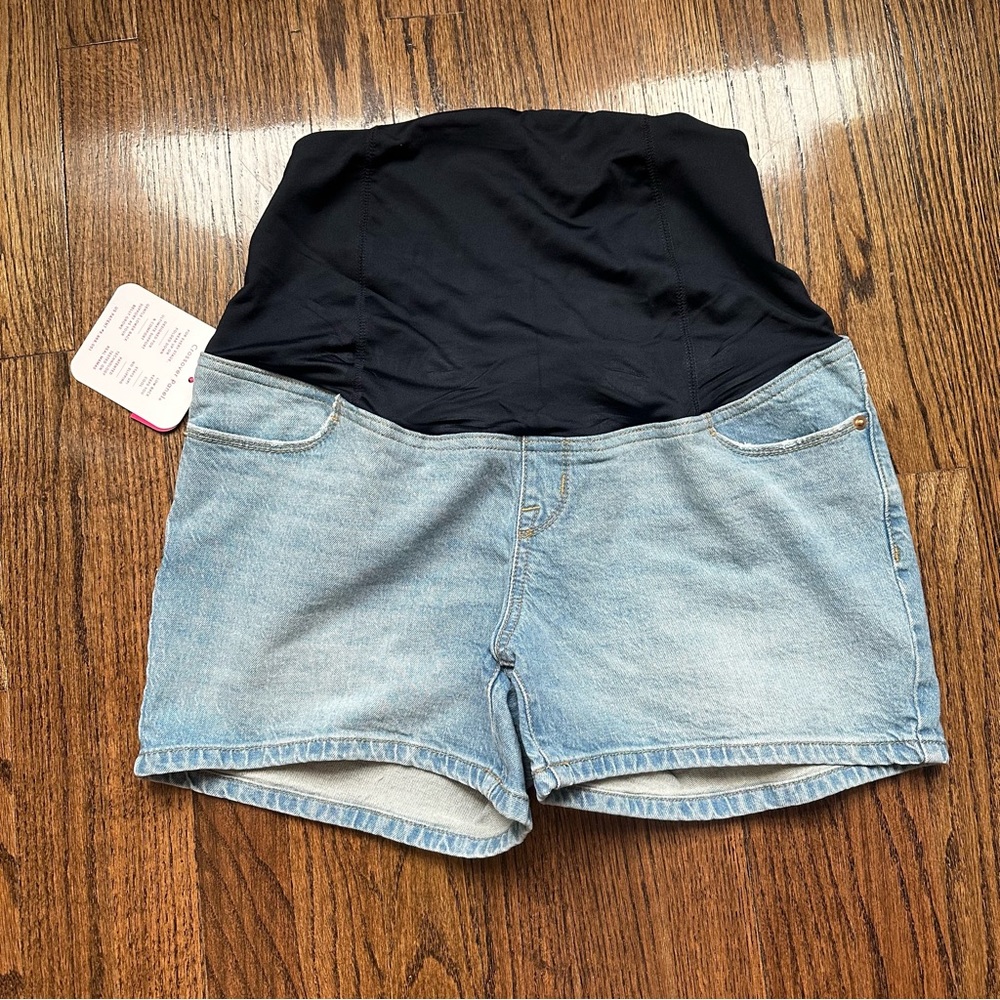 Ingrid & Isabel Maternity Crossover Panel Denim Shorts Light Wash Size‎ 6 NEW